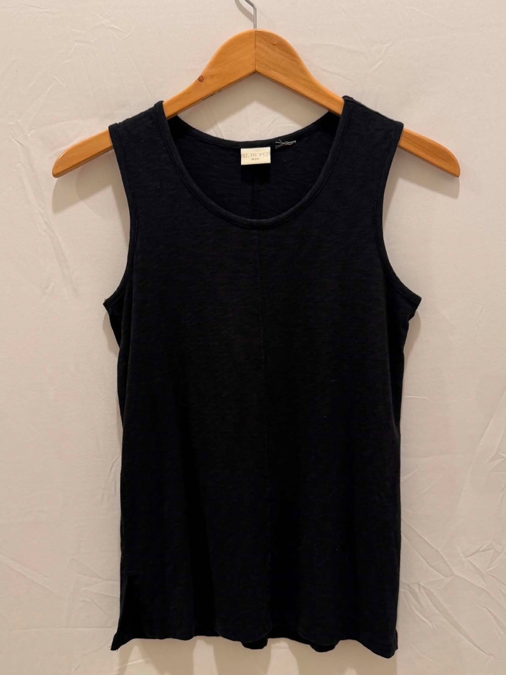 St. Tropez Women West Black Sleeveless Tank Top missing size tag